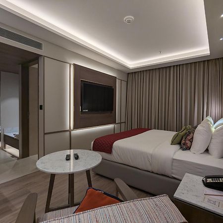 Boulevard 9 Luxury Resort & Spa Nadiad Bagian luar foto