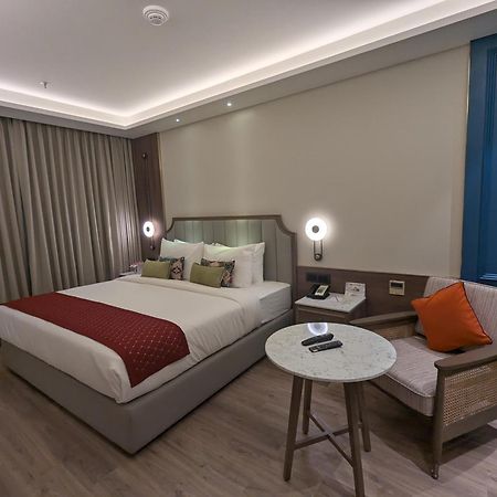 Boulevard 9 Luxury Resort & Spa Nadiad Bagian luar foto
