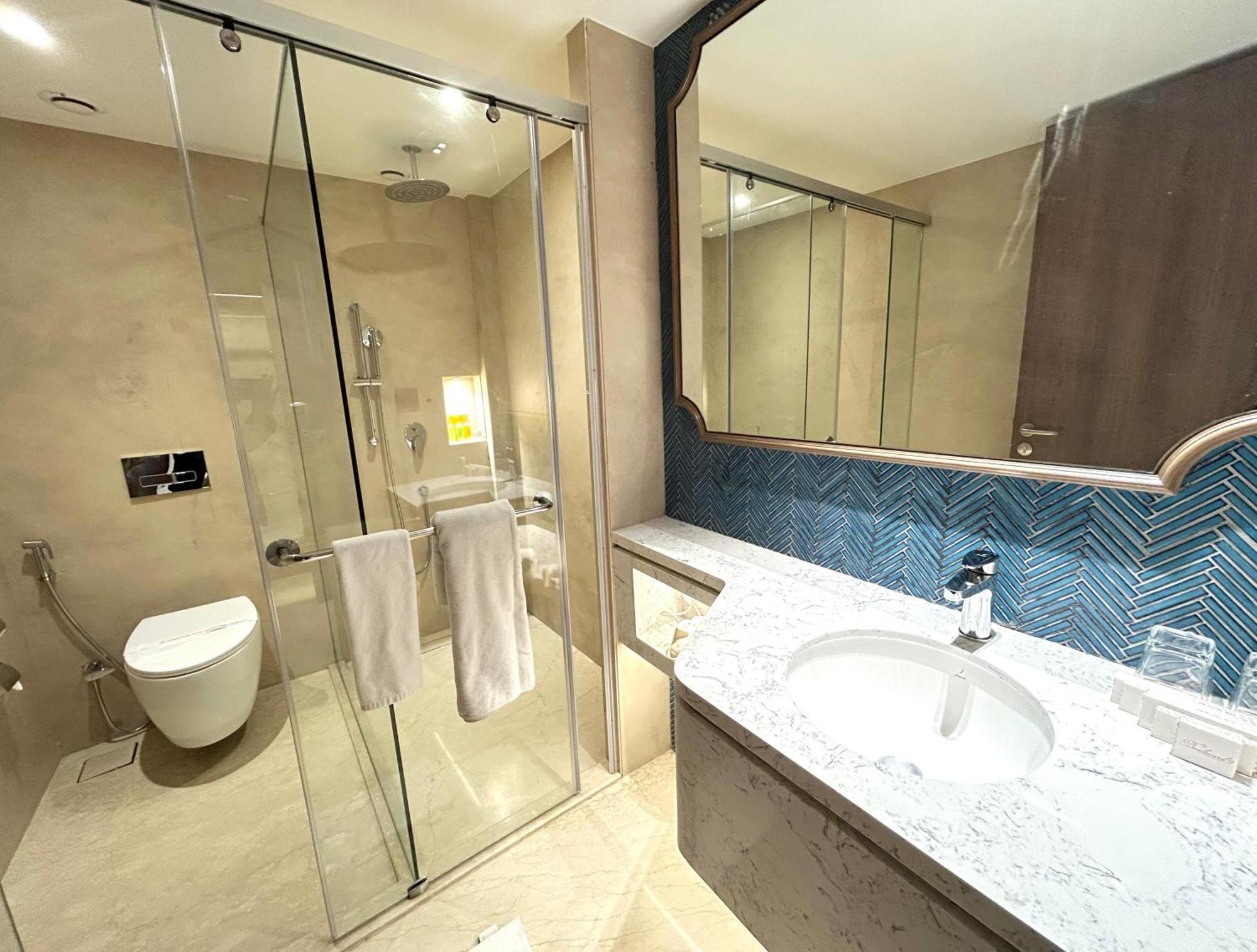 Boulevard 9 Luxury Resort & Spa Nadiad Bagian luar foto