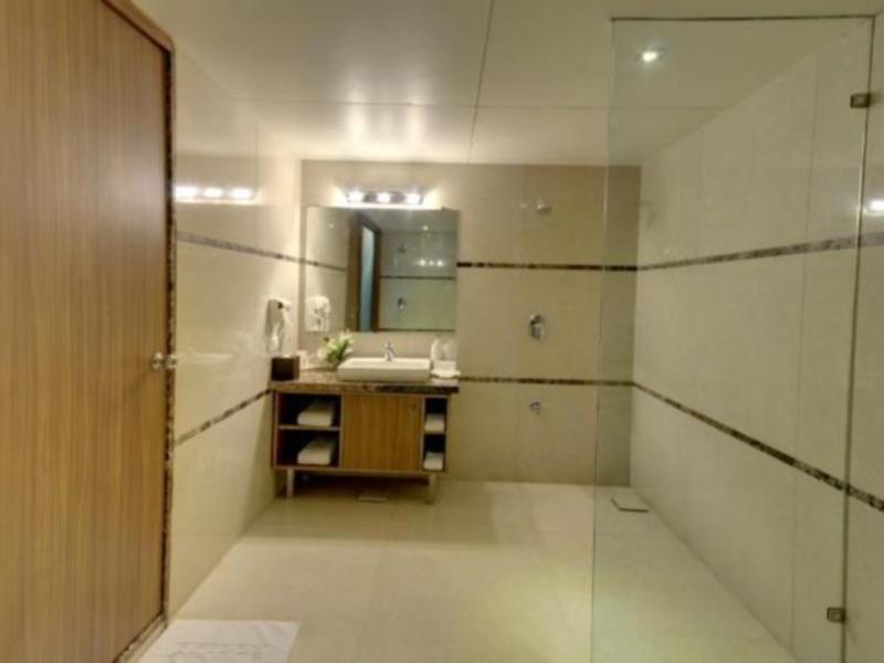 Boulevard 9 Luxury Resort & Spa Nadiad Bagian luar foto